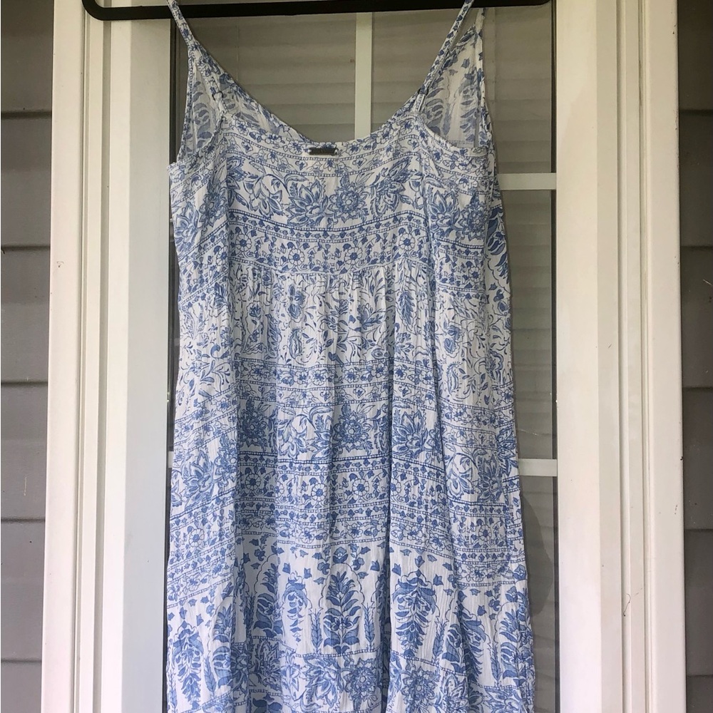 Billabong Blue and White Floral Button-Front Top